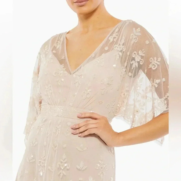 Mac Duggal
Sequined A-Line Gown‎ - Picture 2 of 7